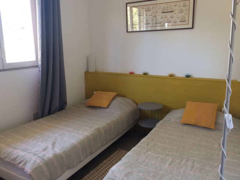 photo 10 Owner direct vacation rental Saint Raphael appartement Provence-Alpes-Cte d'Azur  bedroom 2