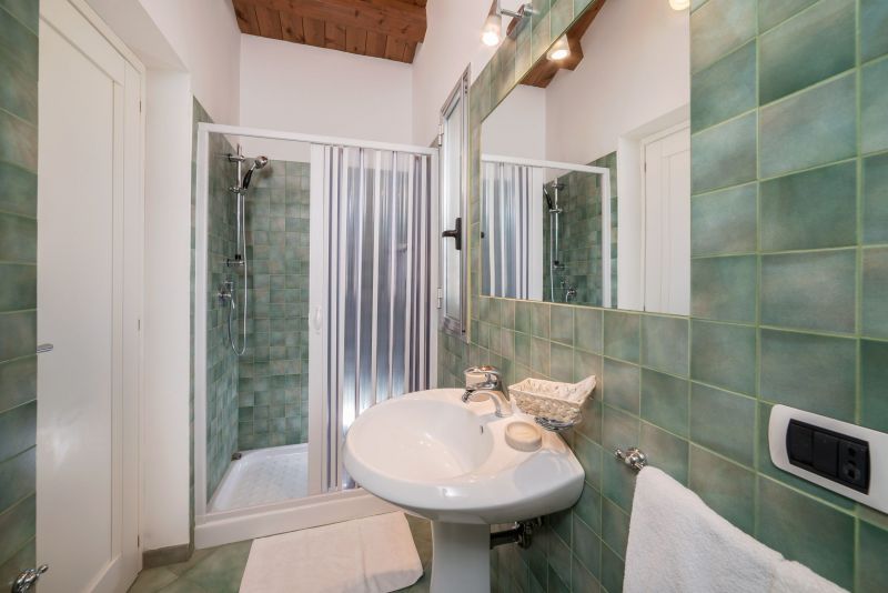 photo 8 Owner direct vacation rental Marina di Ragusa appartement Sicily Ragusa Province bathroom 2