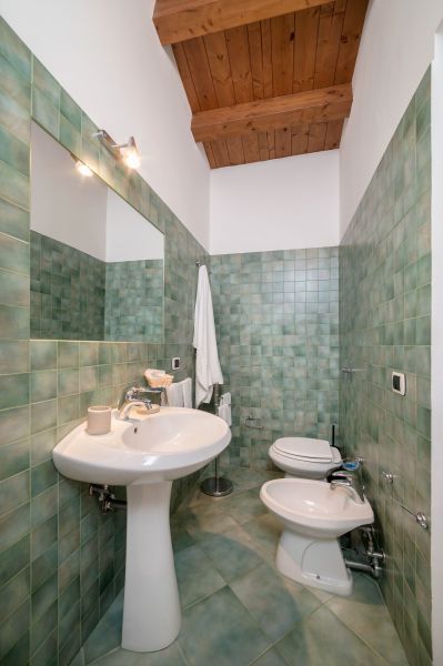 photo 9 Owner direct vacation rental Marina di Ragusa appartement Sicily Ragusa Province bathroom 2