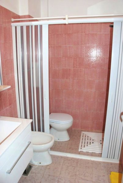 photo 4 Owner direct vacation rental San Vincenzo appartement Tuscany Livorno Province bathroom