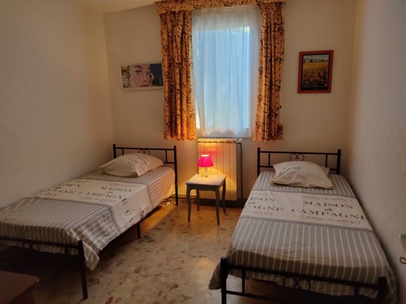 photo 4 Owner direct vacation rental Roussillon maison Provence-Alpes-Cte d'Azur  bedroom 2