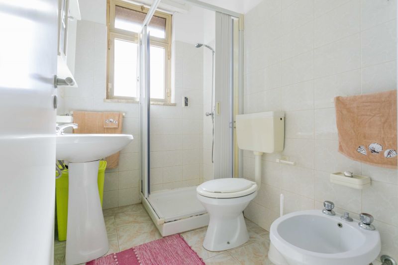 photo 11 Owner direct vacation rental Ugento - Torre San Giovanni appartement   bathroom