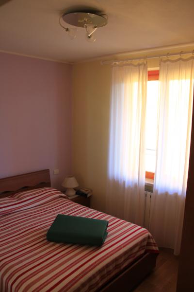 photo 12 Owner direct vacation rental Sirmione appartement Lombardy Brescia Province bedroom 1
