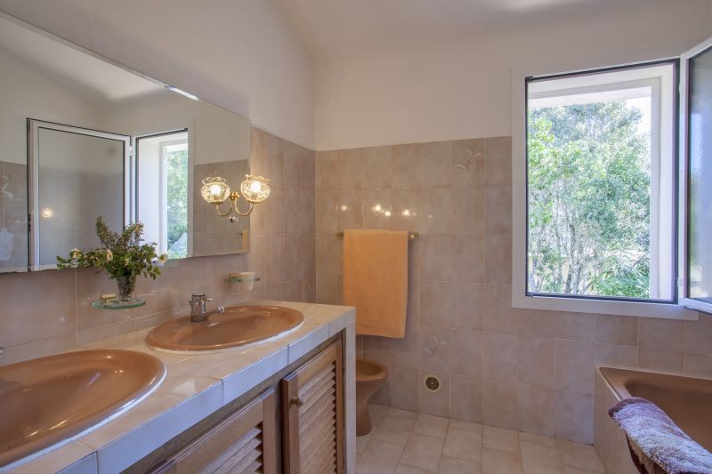 photo 10 Owner direct vacation rental Porto Vecchio villa Corsica Corse du Sud bathroom