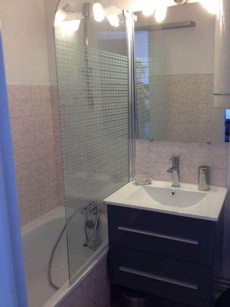 photo 7 Owner direct vacation rental Sete appartement Languedoc-Roussillon Hrault Washing facilities