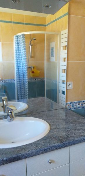 photo 4 Owner direct vacation rental Soulac maison Aquitaine Gironde bathroom