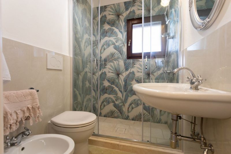 photo 13 Owner direct vacation rental Torre Suda appartement   bathroom 1