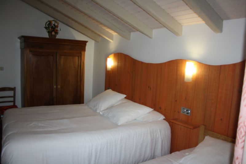 photo 18 Owner direct vacation rental Brantme maison Aquitaine Dordogne bedroom 2