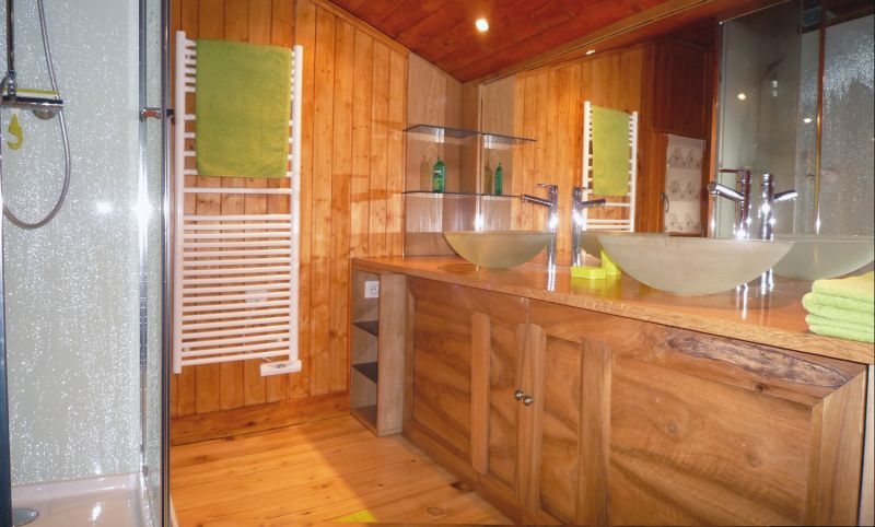 photo 14 Owner direct vacation rental Chamonix Mont-Blanc chalet Rhone-Alps Haute-Savoie bathroom