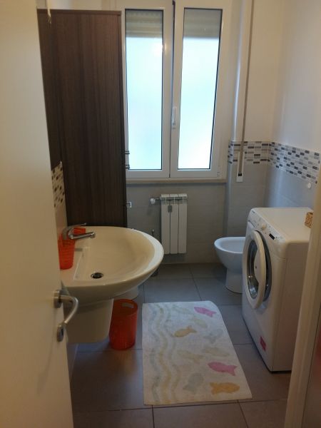 photo 14 Owner direct vacation rental Chiavari appartement   bathroom