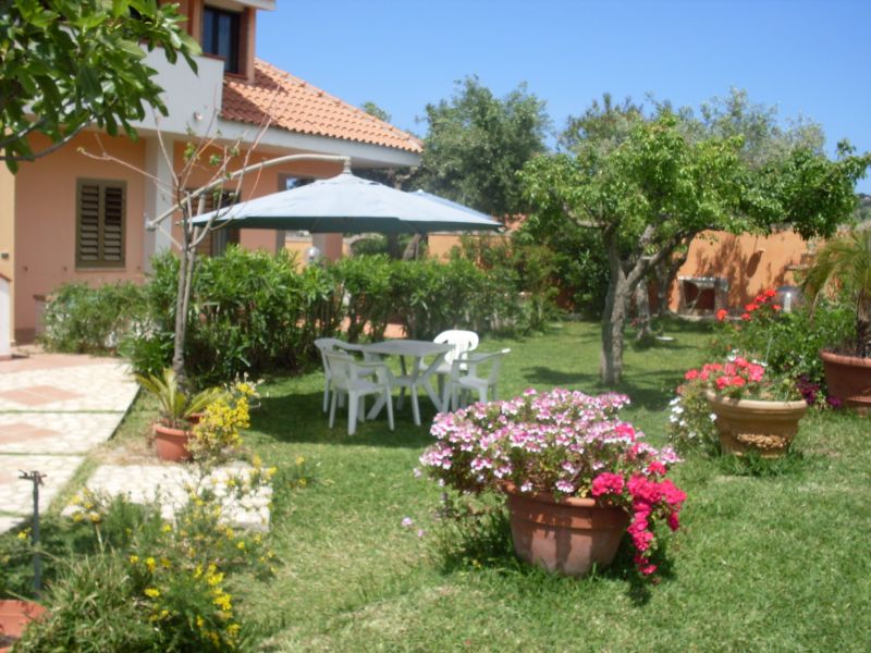 photo 8 Owner direct vacation rental Capo Vaticano appartement Calabria Vibo Valentia Province Garden