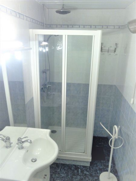 photo 14 Owner direct vacation rental Nice appartement Provence-Alpes-Cte d'Azur Alpes-Maritimes Washing facilities