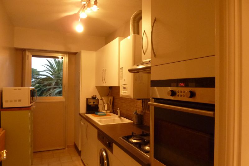 photo 11 Owner direct vacation rental Boulouris appartement Provence-Alpes-Cte d'Azur Var Sep. kitchen