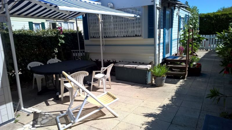 photo 17 Owner direct vacation rental La Cotinire mobilhome Poitou-Charentes Charente-Maritime Courtyard