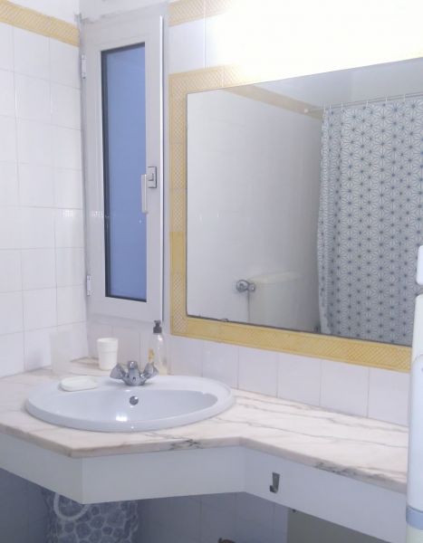 photo 12 Owner direct vacation rental Albufeira maison Algarve  bathroom 1