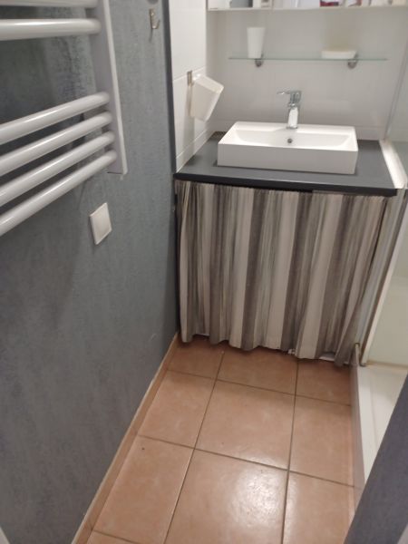 photo 21 Owner direct vacation rental Six Fours Les Plages appartement Provence-Alpes-Cte d'Azur Var Washing facilities