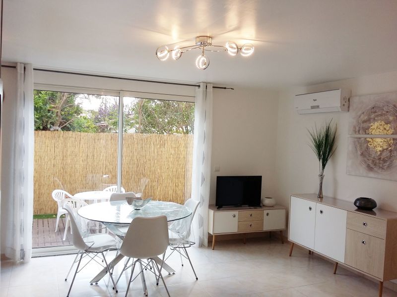 photo 14 Owner direct vacation rental Saint Cyr sur Mer appartement Provence-Alpes-Cte d'Azur Var Sitting room