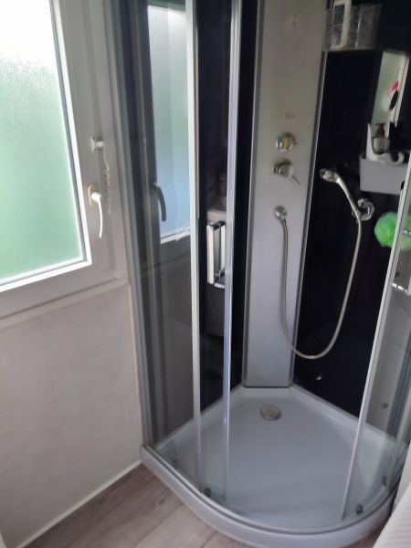 photo 16 Owner direct vacation rental Frjus mobilhome Provence-Alpes-Cte d'Azur Var Washing facilities