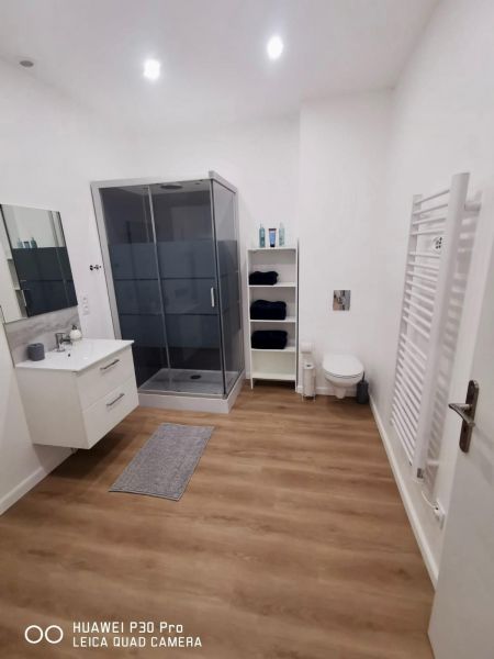 photo 6 Owner direct vacation rental Villeneuve-sur-Lot appartement Aquitaine Lot-et-Garonne bathroom