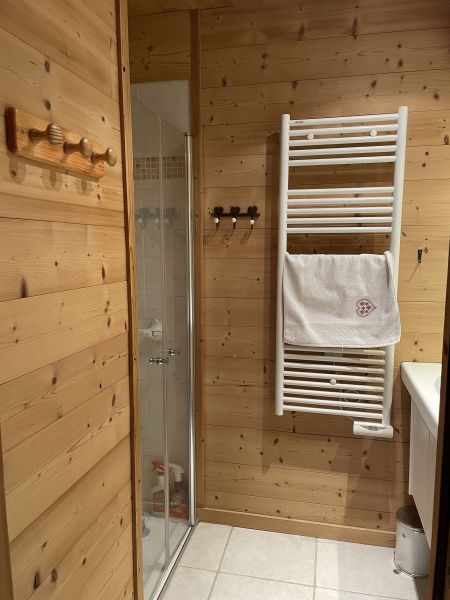 photo 5 Owner direct vacation rental Praz de Lys Sommand appartement Rhone-Alps Haute-Savoie bathroom
