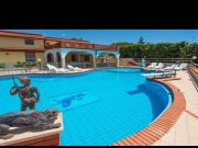 Scoglitti swimming pool holiday rentals: appartement no. 128379