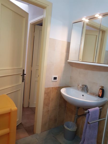 photo 12 Owner direct vacation rental La Caletta appartement   bathroom