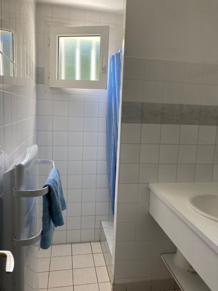 photo 7 Owner direct vacation rental Quiberon appartement Brittany  bathroom