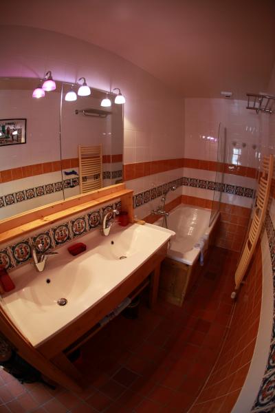 photo 9 Owner direct vacation rental La Clusaz appartement Rhone-Alps Haute-Savoie bathroom