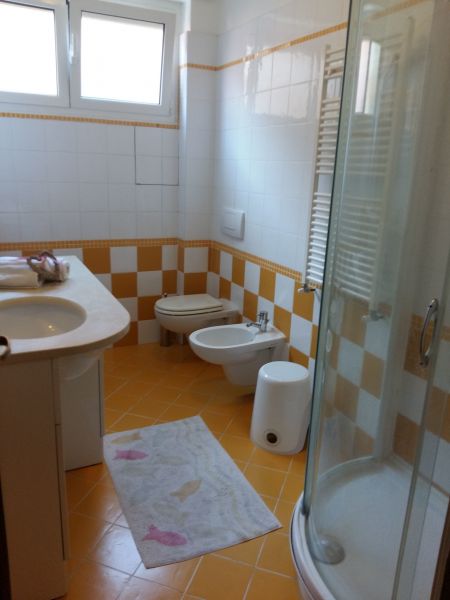 photo 16 Owner direct vacation rental Chiavari appartement Liguria Genoa bathroom 1