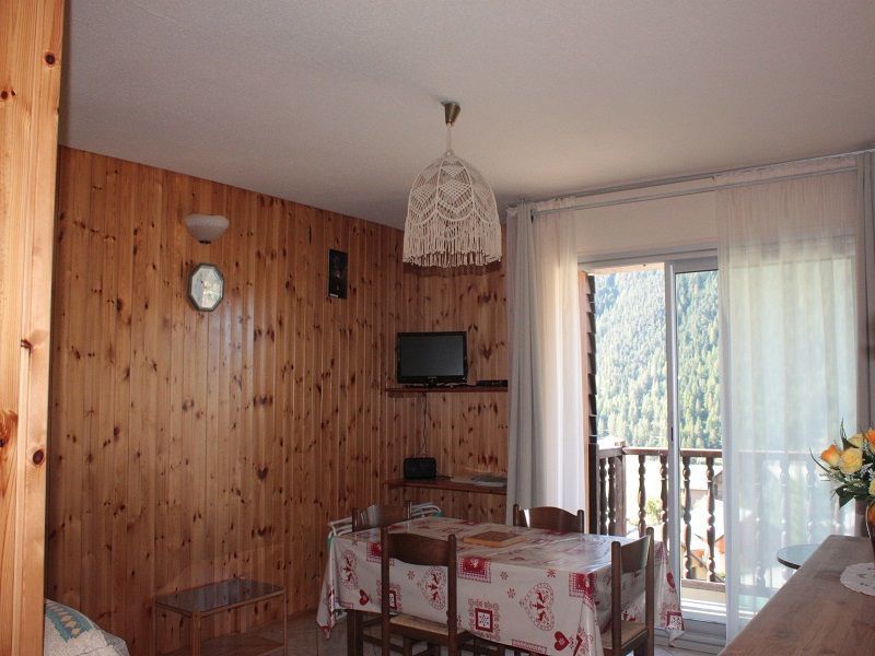 photo 4 Owner direct vacation rental Ceillac en Queyras appartement Provence-Alpes-Cte d'Azur Hautes-Alpes Living room