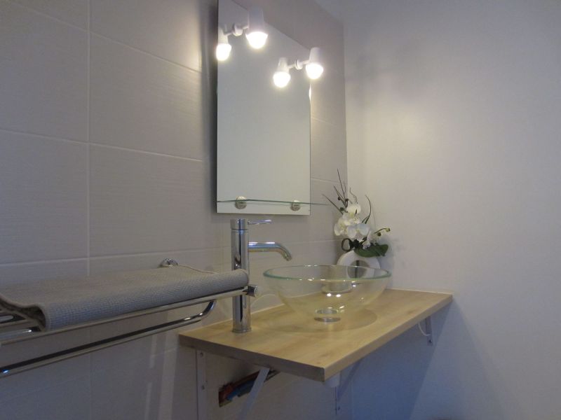 photo 6 Owner direct vacation rental Benodet maison Brittany Finistre bathroom 1