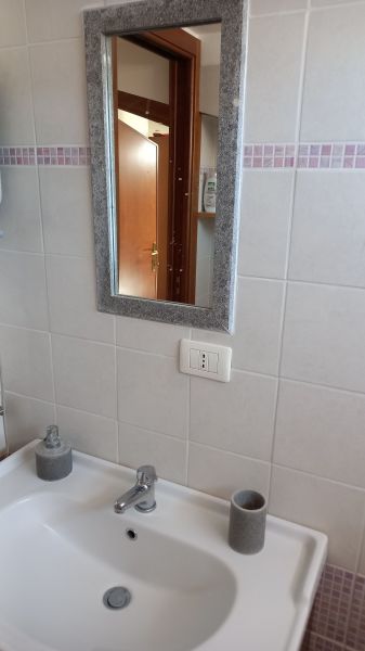 photo 7 Owner direct vacation rental Rome appartement Lazio Rome Province bathroom