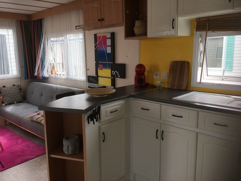 photo 4 Owner direct vacation rental Meschers mobilhome Poitou-Charentes Charente-Maritime Open-plan kitchen