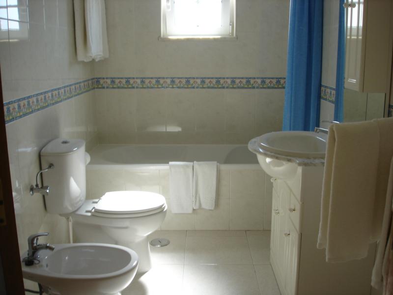 photo 6 Owner direct vacation rental Olhos de Agua appartement Algarve  bathroom