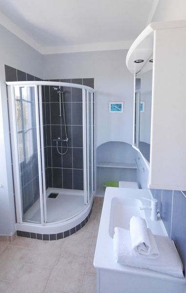 photo 8 Owner direct vacation rental Porto Pollo appartement Corsica Corse du Sud Washing facilities