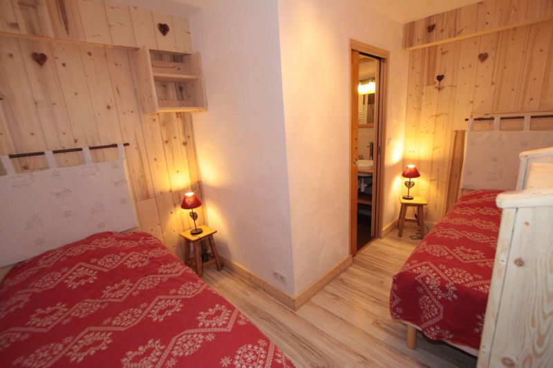 photo 15 Owner direct vacation rental Les Menuires chalet Rhone-Alps Savoie bedroom 1