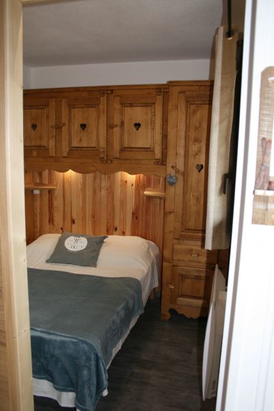 photo 12 Owner direct vacation rental Val Thorens appartement Rhone-Alps Savoie bedroom 1