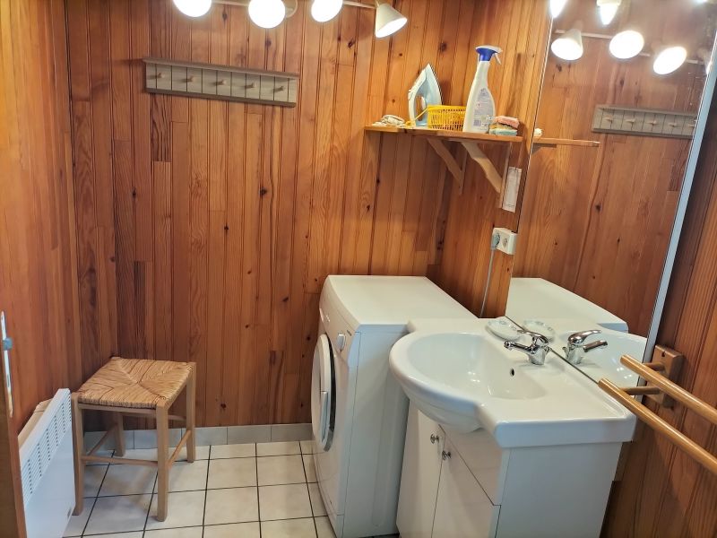 photo 20 Owner direct vacation rental Noyant chalet Pays de la Loire Maine et Loire Washing facilities