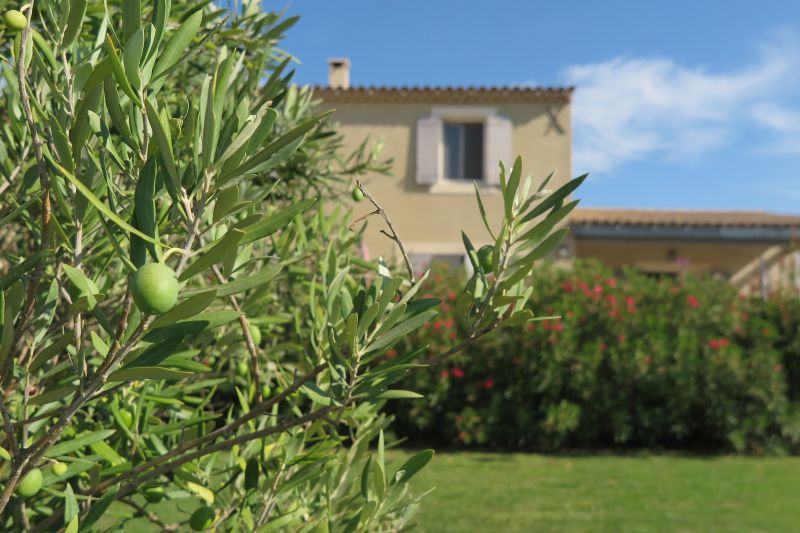 photo 0 Owner direct vacation rental Gordes studio Provence-Alpes-Cte d'Azur Vaucluse Outside view