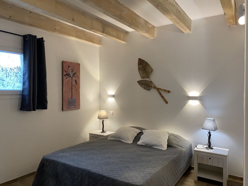 photo 5 Owner direct vacation rental Isle sur la Sorgue maison Provence-Alpes-Cte d'Azur Vaucluse bedroom 1