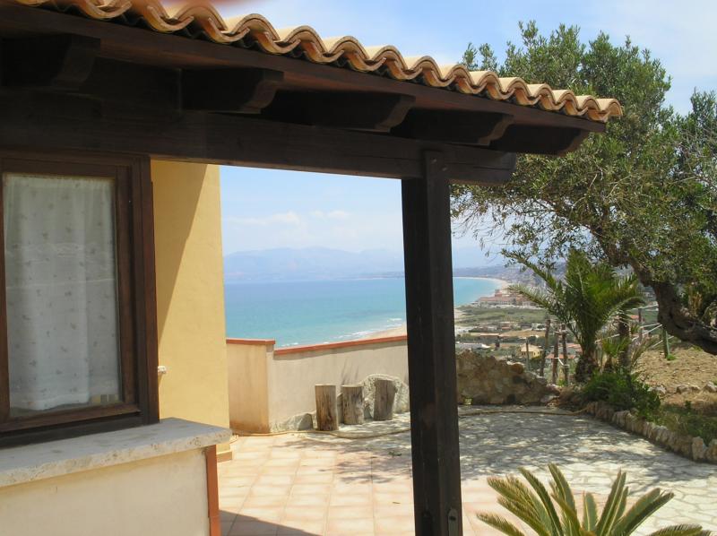 photo 11 Owner direct vacation rental Castellammare del Golfo appartement Sicily Trapani Province Outside view