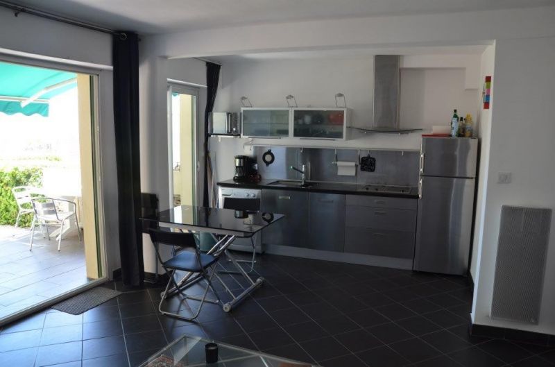 photo 2 Owner direct vacation rental Bandol appartement Provence-Alpes-Cte d'Azur Var Open-plan kitchen