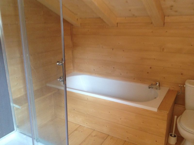 photo 11 Owner direct vacation rental Praz de Lys Sommand chalet Rhone-Alps Haute-Savoie bathroom