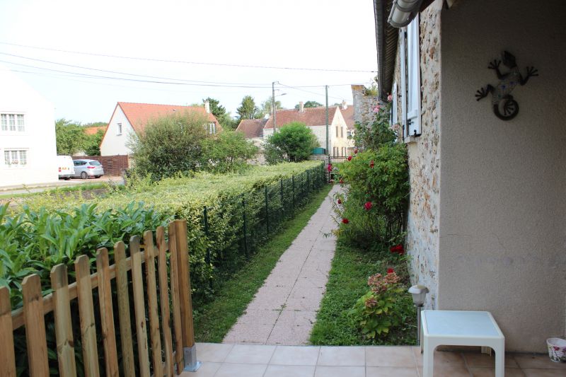 photo 9 Owner direct vacation rental Coulommiers gite Ile-de-France Seine-et-Marne Terrace