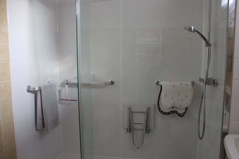 photo 17 Owner direct vacation rental Coulommiers gite Ile-de-France Seine-et-Marne bathroom