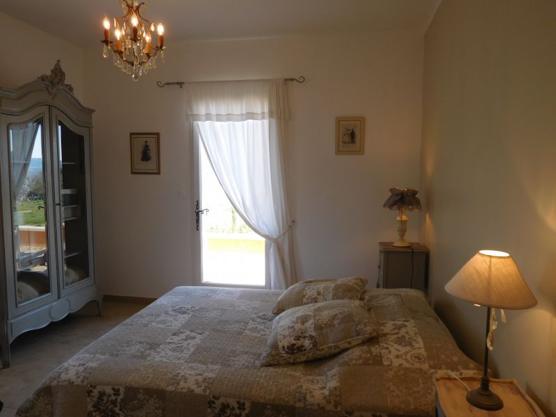 photo 16 Owner direct vacation rental Apt villa Provence-Alpes-Cte d'Azur Vaucluse bedroom 1