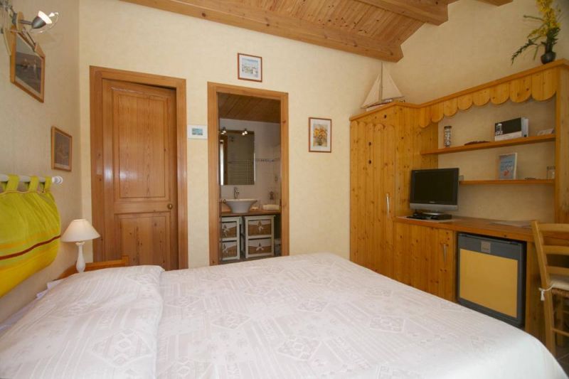 photo 4 Owner direct vacation rental Saint Martin de R chambrehote Poitou-Charentes Charente-Maritime bedroom 2