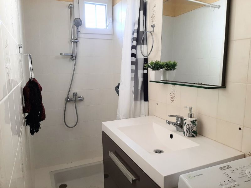 photo 11 Owner direct vacation rental Le Barcares maison Languedoc-Roussillon Pyrnes-Orientales Washing facilities