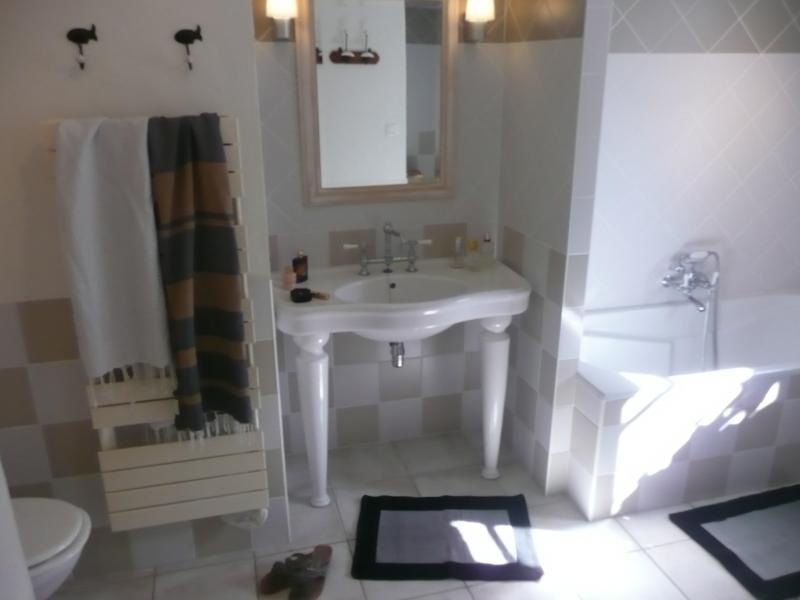 photo 11 Owner direct vacation rental La Flotte en R villa Poitou-Charentes Charente-Maritime bathroom