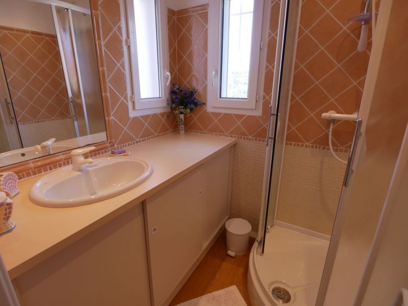 photo 18 Owner direct vacation rental Les Issambres appartement Provence-Alpes-Cte d'Azur Var bathroom